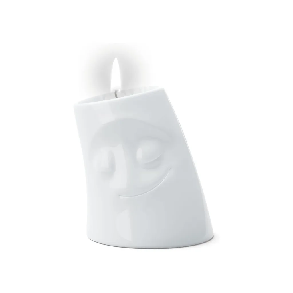 Bougeoir en céramique avec une expression de calme et de douceur.