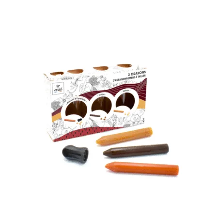 Coffret 200G de 3 crayons à tailler piment d’Espelette, cèpes et safran, un condensé de saveurs haut de gamme pour une expérience culinaire inédite.