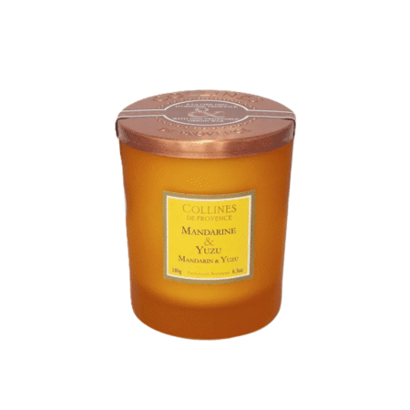 Bougie parfumée Mandarine et Yuzu 180g – Colline de Provence, parfum d'agrumes frais et vivifiant pour une ambiance pétillante et dynamique chez vous.
