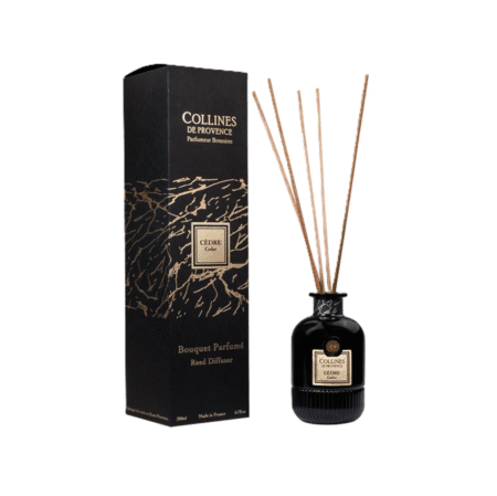 Diffuseur de parfum 200ml Colline de Provence Cèdre, collection Écorce, avec tiges en bois.