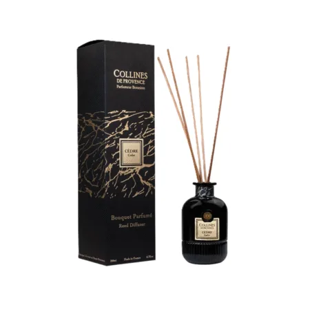 Diffuseur de parfum 200ml Colline de Provence Cèdre, collection Écorce, avec tiges en bois.
