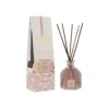 Diffuseur de parfum Rose & Hibiscus 100ml â Colline de Provence, parfum floral et fruitĂ©, avec bĂątonnets en bois pour une ambiance douce et raffinĂ©e.