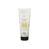 Flacon de gel douche Colline de Provence 200ml senteur Bergamote Fraîche, posé dans une salle de bain lumineuse aux accents naturels.