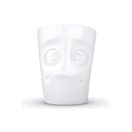 Mug avec anse affichant un visage suppliant et attendrissant.