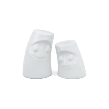 Duo salière et poivrier avec visages sereins et apaisés.