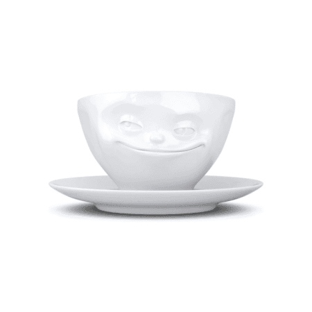 Tasse à thé avec expression malicieuse