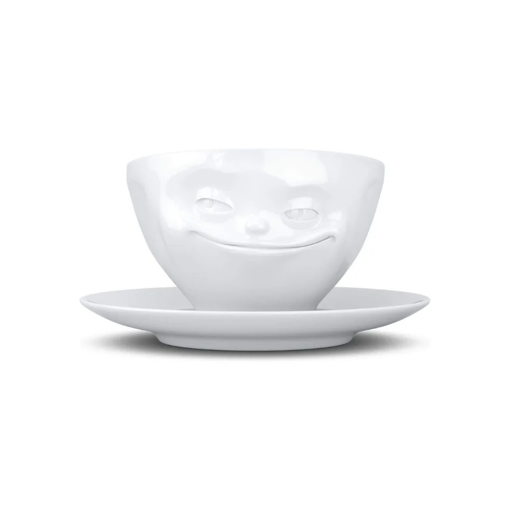 Tasse à thé avec expression malicieuse