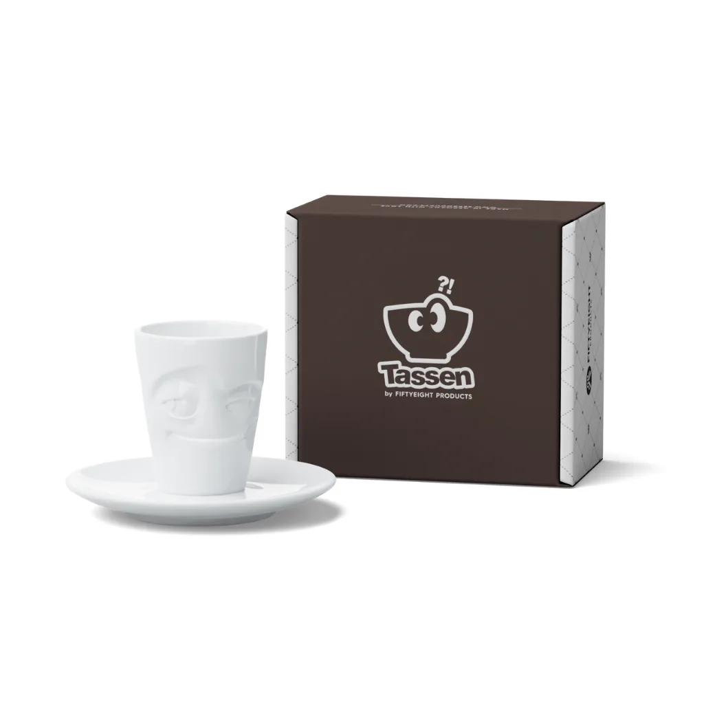 Tasse à expresso vue du dessus avec expression rusée