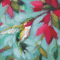 Serviette Colibri Flowers avec colibri vert et rose buvant dans une fleur sur fond bleu