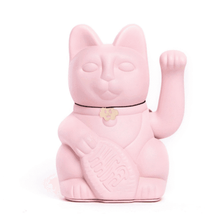 Chat japonais rose pâle pour attirer l’âme sœur