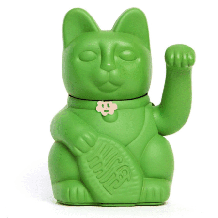 Chat japonais vert hulk porte-bonheur pour ses proches