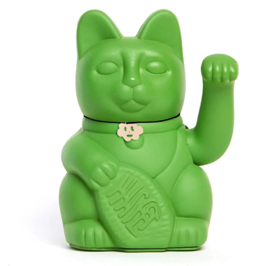 Chat japonais vert hulk porte-bonheur pour ses proches