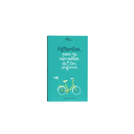 Couverture verte du livre à remplir ‘Pour ne rien oublier de ton enfance’