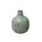 Vase en céramique vert de gris, forme ronde, texture brute, ouverture étroite