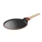 Vue du dessus de la poêle plancha Cookut rouge terra cota 26 cm avec manche imitation bois
