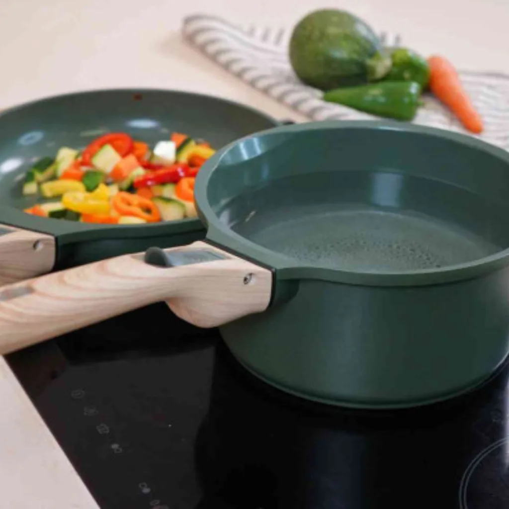 Intérieur antiadhésif casserole verte Cookut sans PFAS